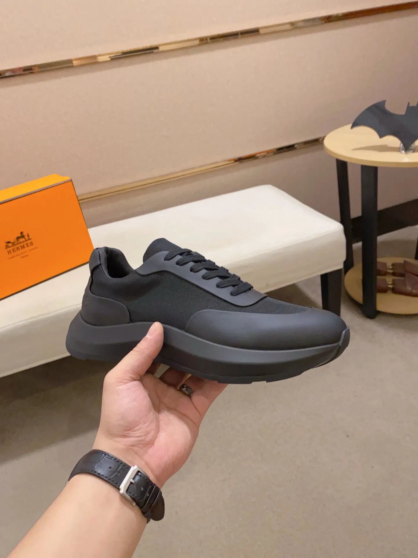 Men's clothing and shoes💰: 600💰《HERMES》【Classic Original Version】Hermès; Top 🔝 Purchasing Agency 🔍🔍Men's latest 🇺🇸 counters are on sale simultaneously, original imported from Italy ▲▲Silk cowhide with breathable fabric ▲▲ (high-end and expensive Qi·Grade) Exquisite workmanship (Italian 🇮🇹Imported water-dyed 🐂cowhide lining) Sole: Original sole provided by the original factory, ⚠️Exclusive double-layer activity·TPR·Rubber·Combined molded outsole; Super·comfortable·wear-resistant·non-slip·environmental protection The real thing is more beautiful if you take the real thing (high quality, follow the order), you can enter and exit the counter at will * Number of yards: 38·39·40·41·42·43·44# (can be customized 45.)